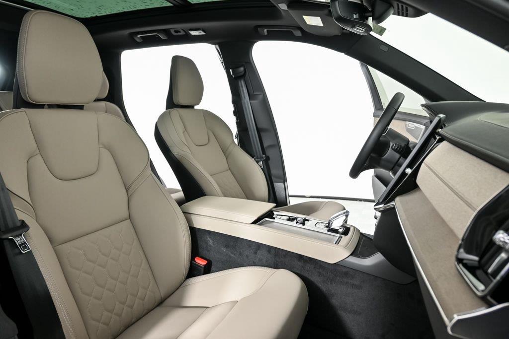 2026 Volvo XC90 Plus - Photo 25