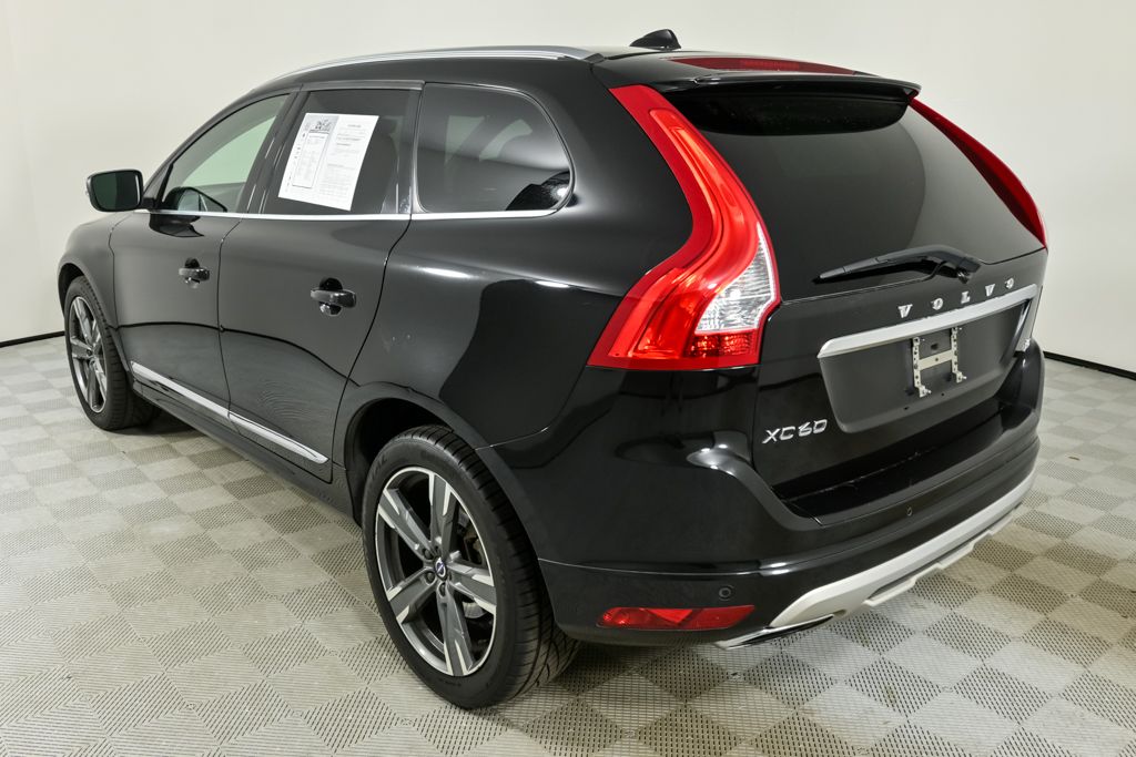 2017 Volvo XC60 T5 Dynamic photo 3