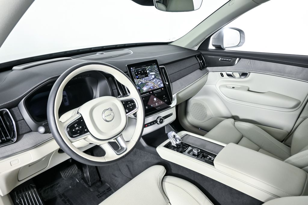2026 Volvo XC90 Ultra - Photo 6