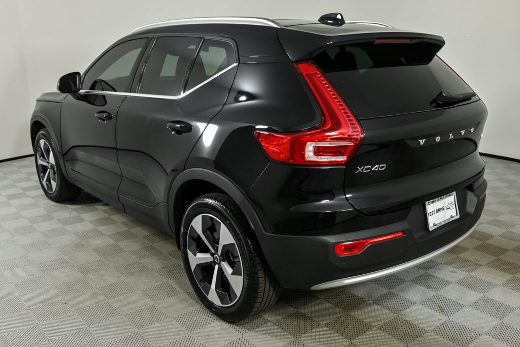 Certified 2025 Volvo XC40 B5 Core Bright Theme SUV