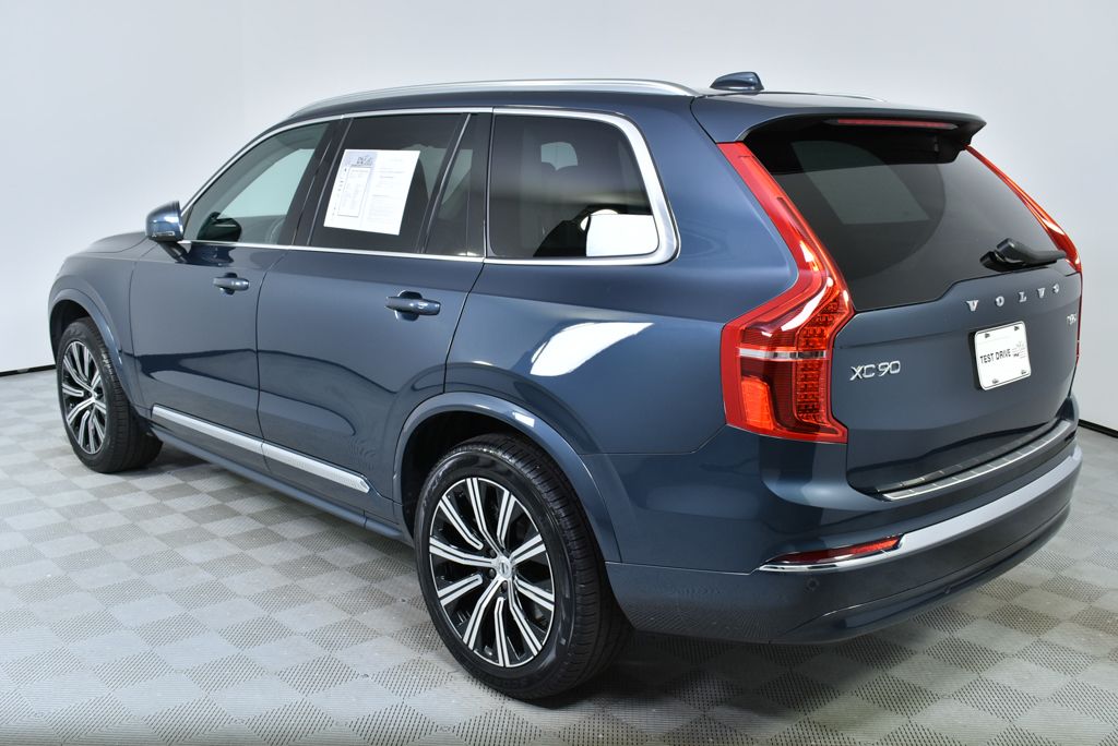 2025 Volvo XC90 B5 Core photo 3