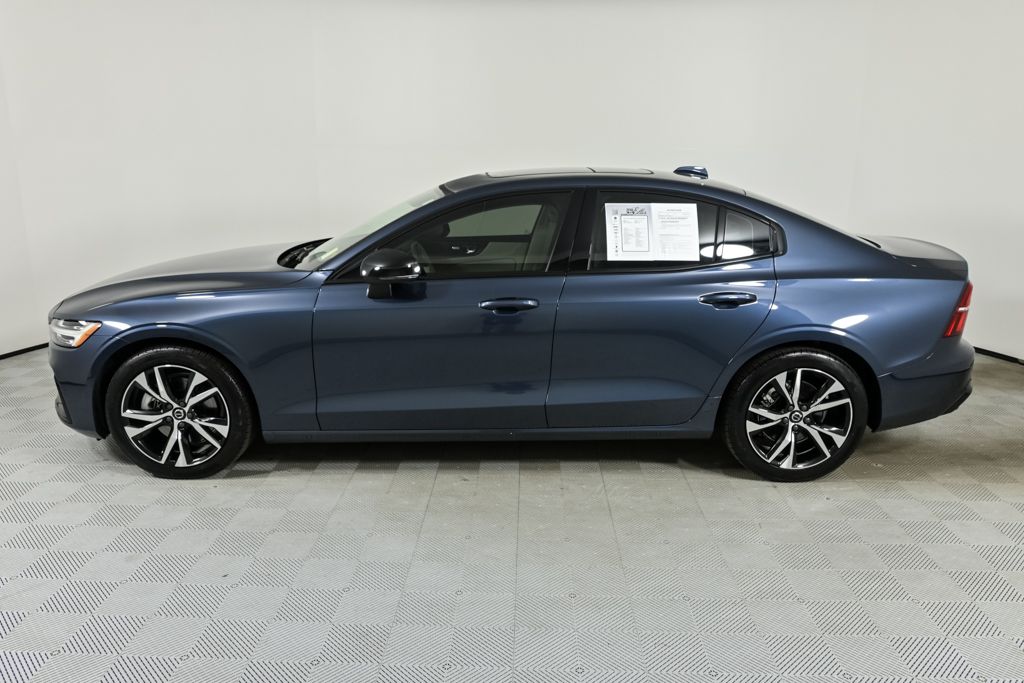 2024 Volvo S60 B5 Core photo 2