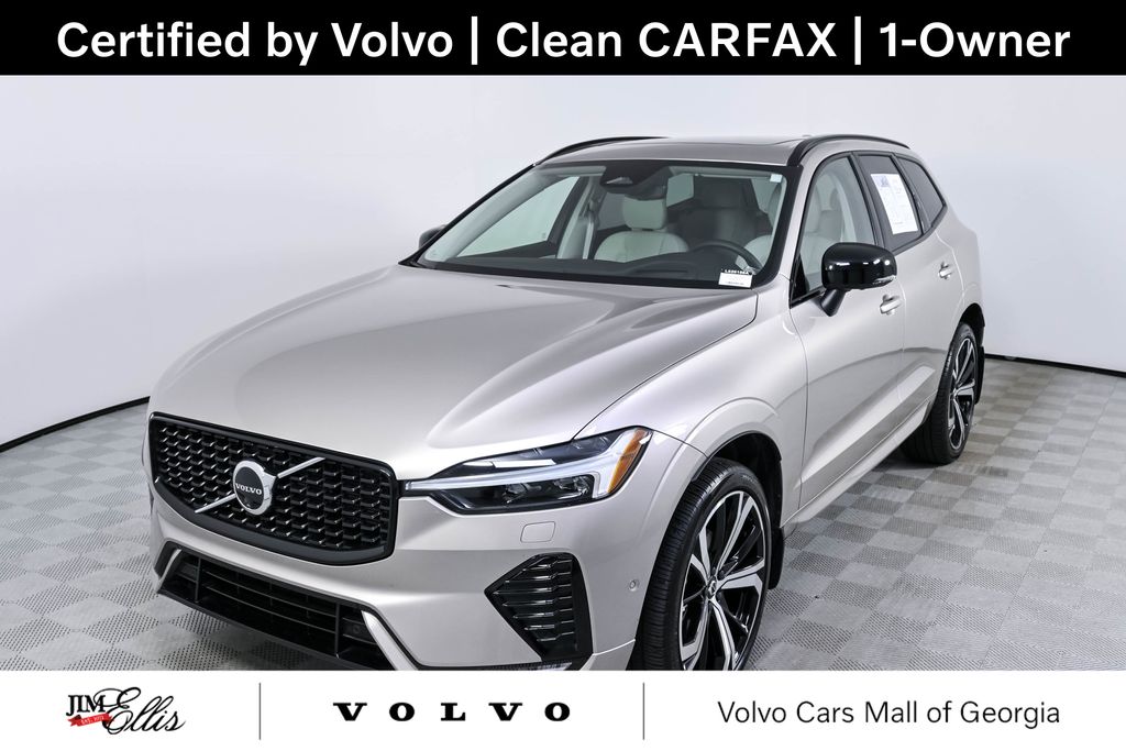 2024 Volvo XC60 B5 Ultimate Dark Theme AWD's photo