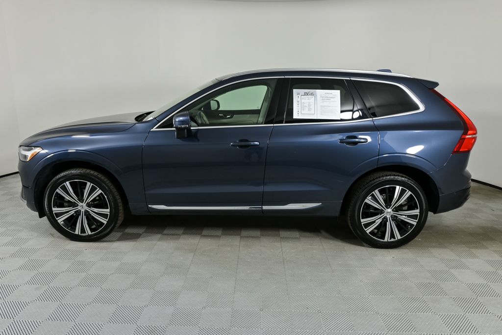 2022 Volvo XC60 B5 Inscription photo 2