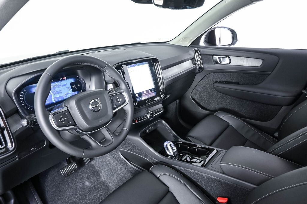 New 2026 Volvo XC40 B5 Plus SUV