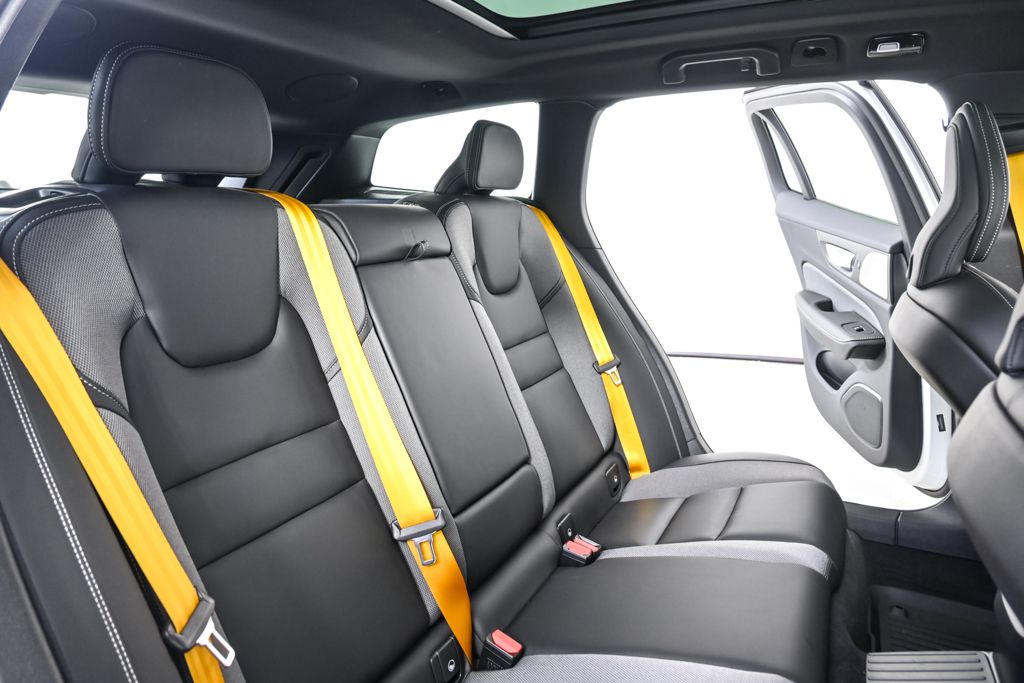 Used 2024 Volvo V60 plug-in hybrid For Sale at Volvo Cars Mall of