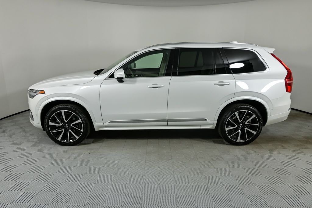 2024 Volvo XC90 B5 Plus photo 2