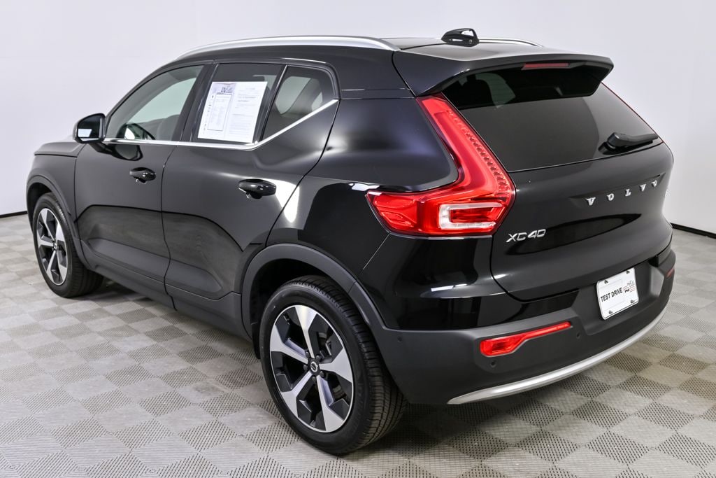 Certified 2025 Volvo XC40 B5 Plus Bright Theme SUV
