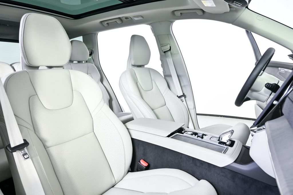 2026 Volvo XC90 Ultra - Photo 26