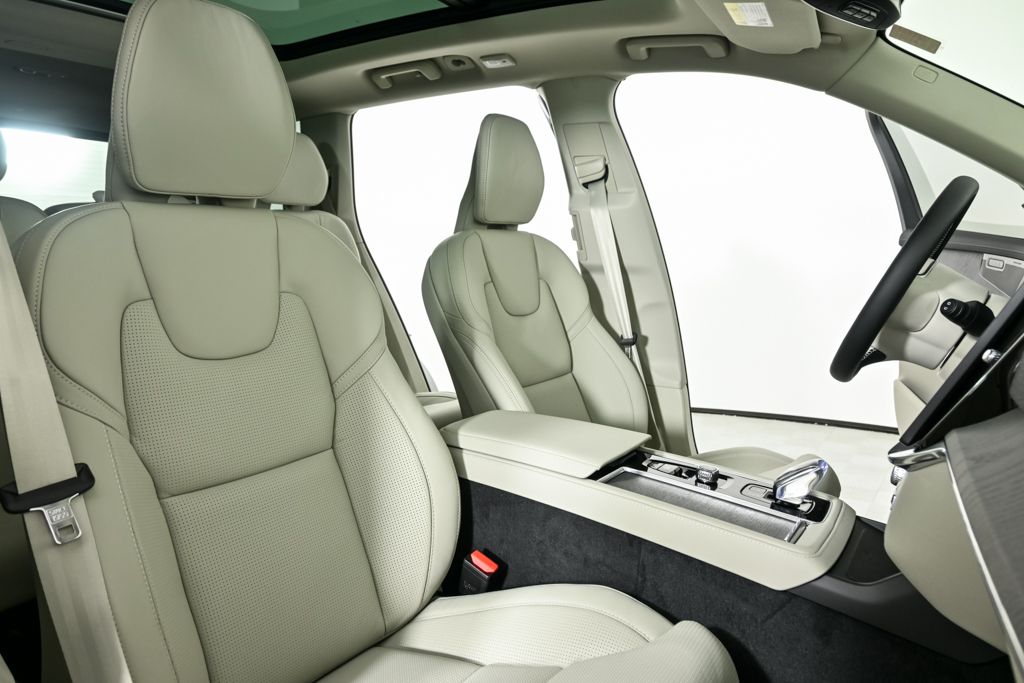 2026 Volvo XC90 Ultra - Photo 24
