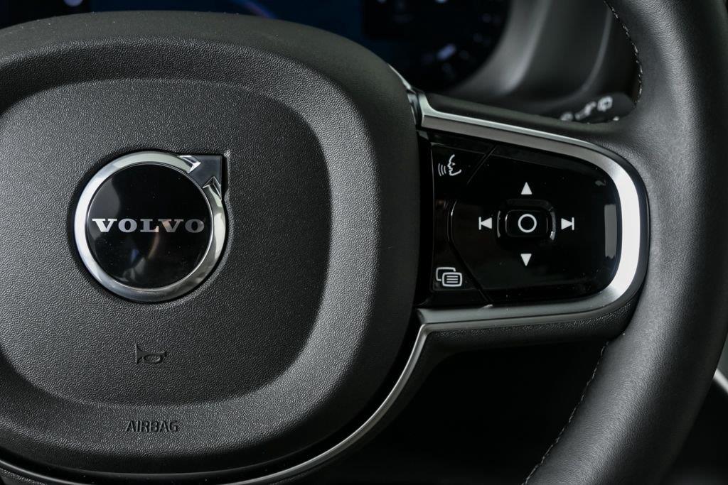 2026 Volvo XC90 Plus - Photo 13
