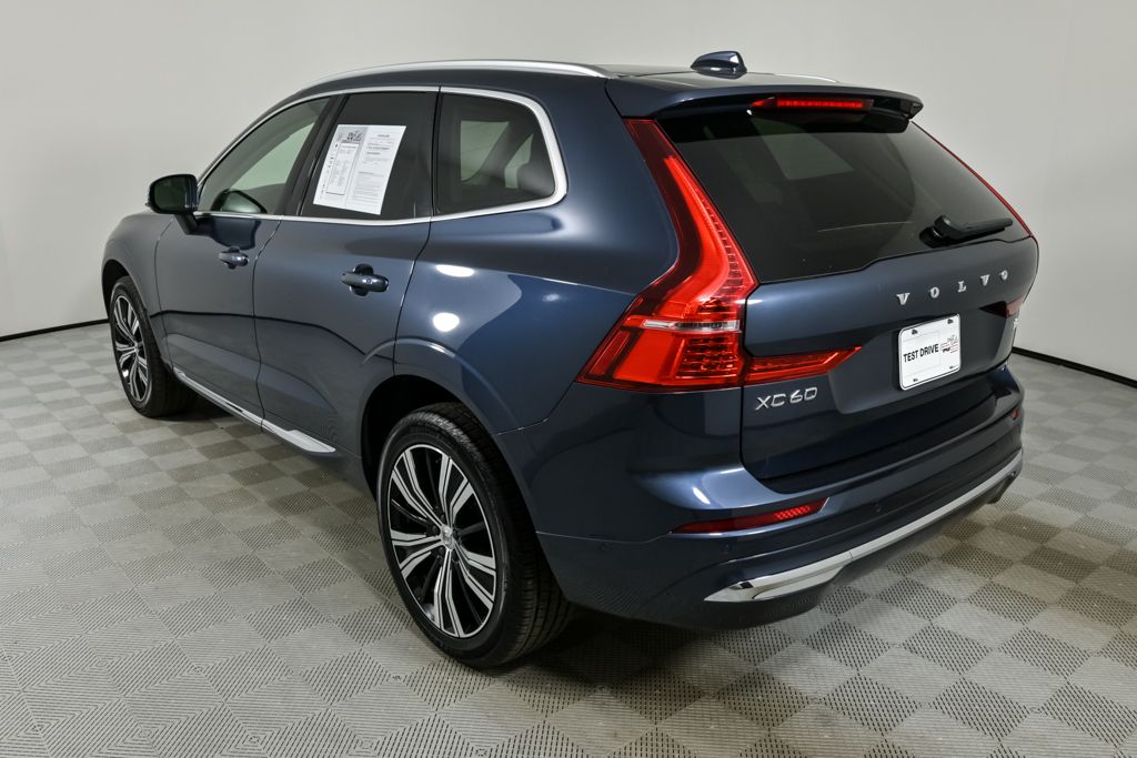 2022 Volvo XC60 B5 Inscription photo 3