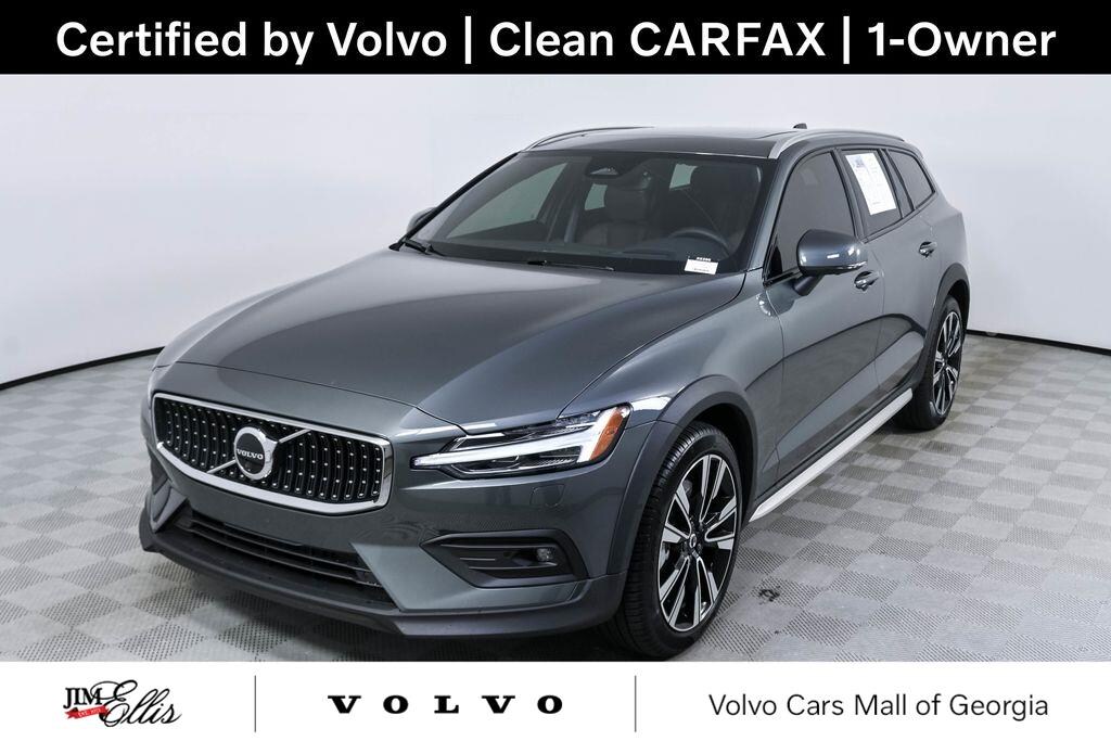 Certified 2026 Volvo V60 Cross Country B5 Ultra Wagon