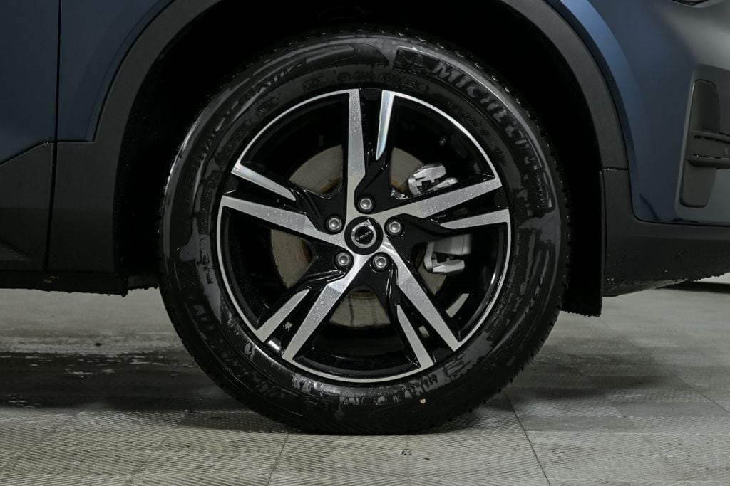 2026 Volvo XC40 Core - Photo 38