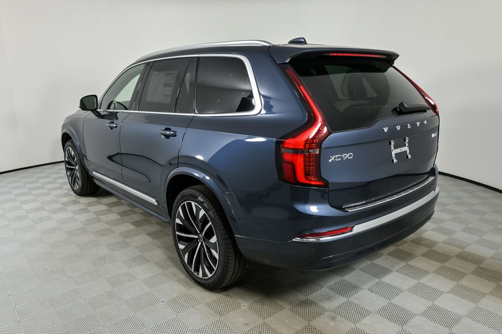 2026 Volvo XC90 Plus photo 2
