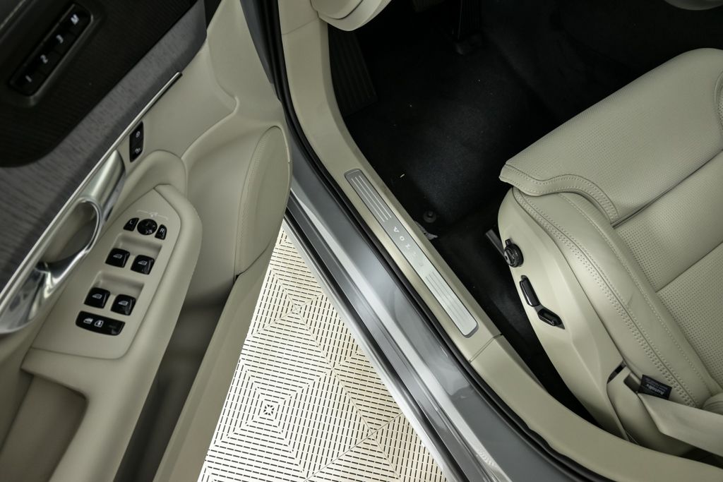 2026 Volvo XC90 Ultra - Photo 8