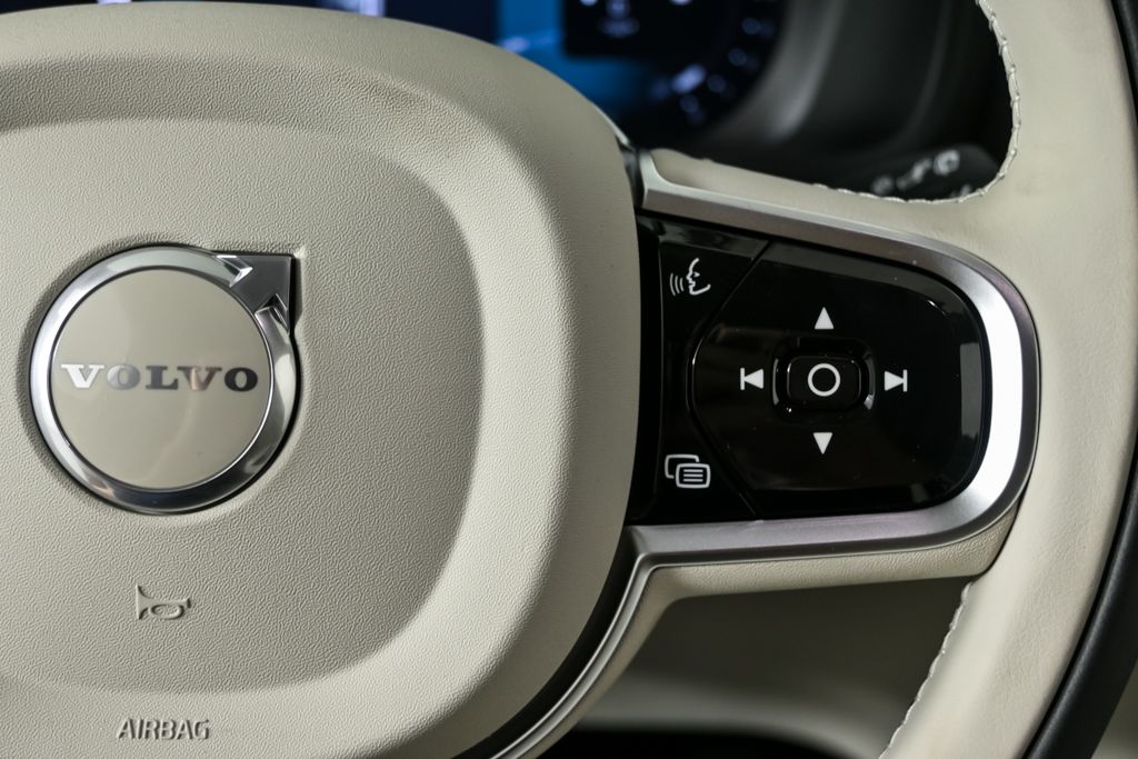 2026 Volvo XC90 Ultra - Photo 11