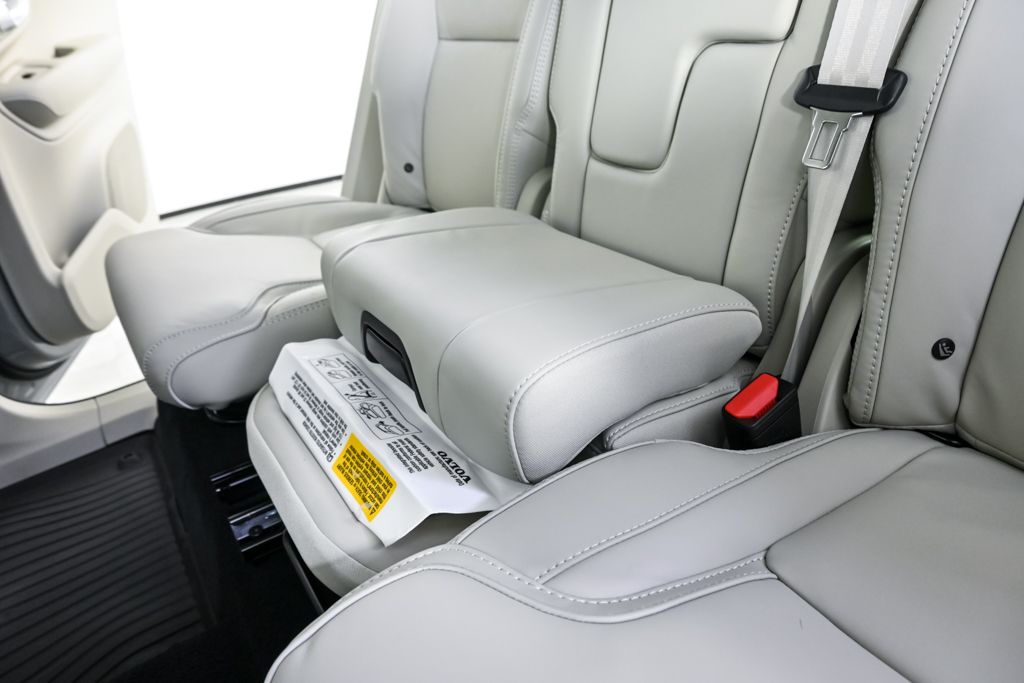 2026 Volvo XC90 Ultra - Photo 24