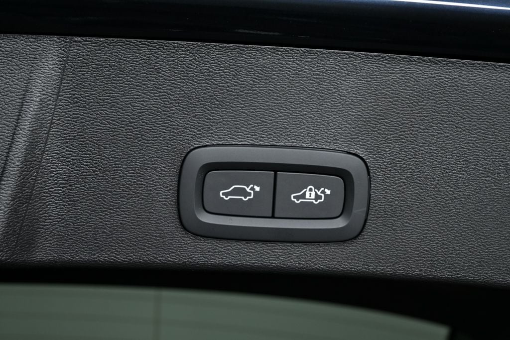 2026 Volvo XC40 Core - Photo 31