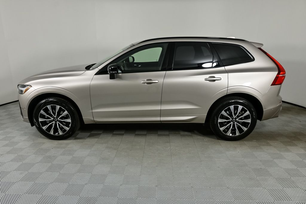 2025 Volvo XC60 B5 Plus photo 2
