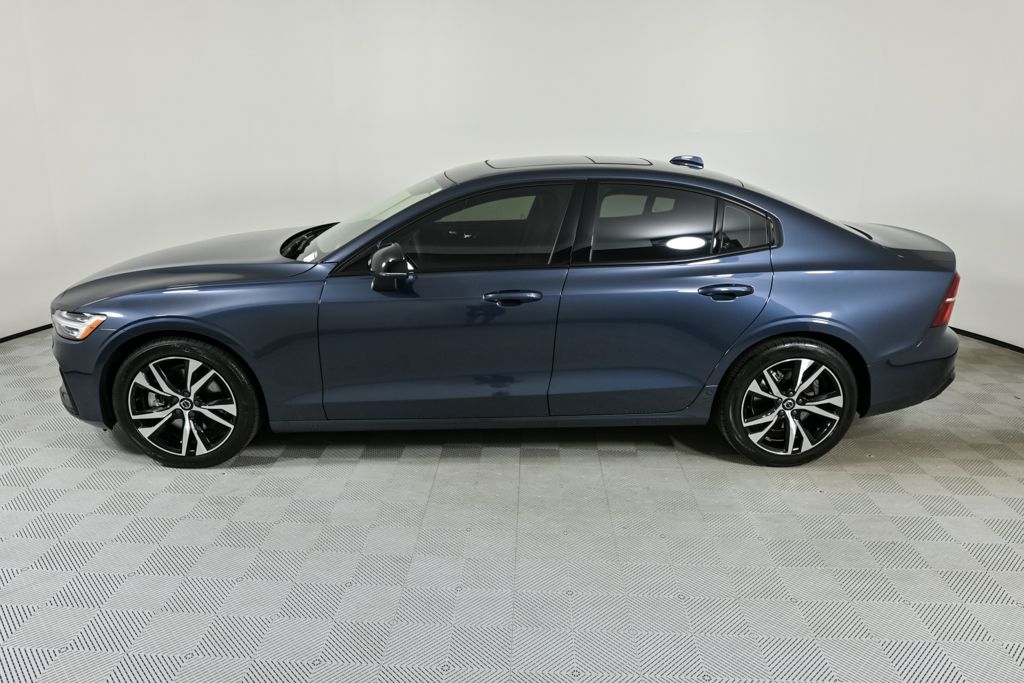 2023 Volvo S60 B5 Core photo 2