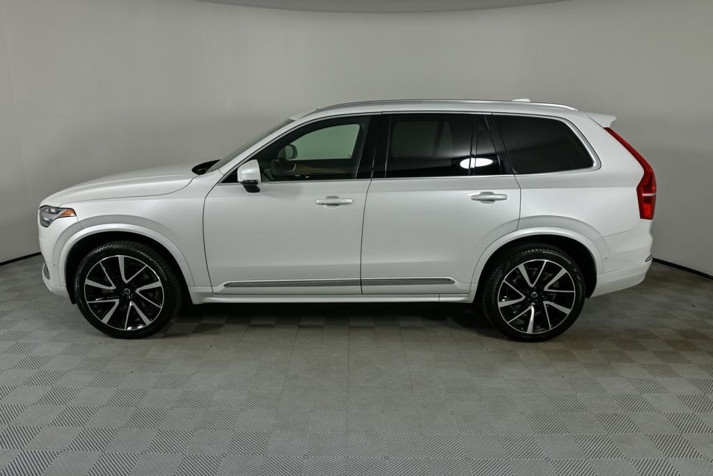 2024 Volvo XC90 Plus photo 2