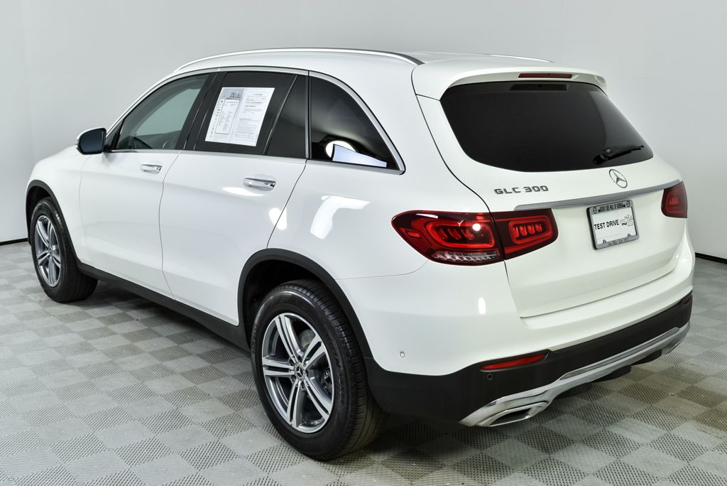 2022 Mercedes Benz GLC 300 photo 2