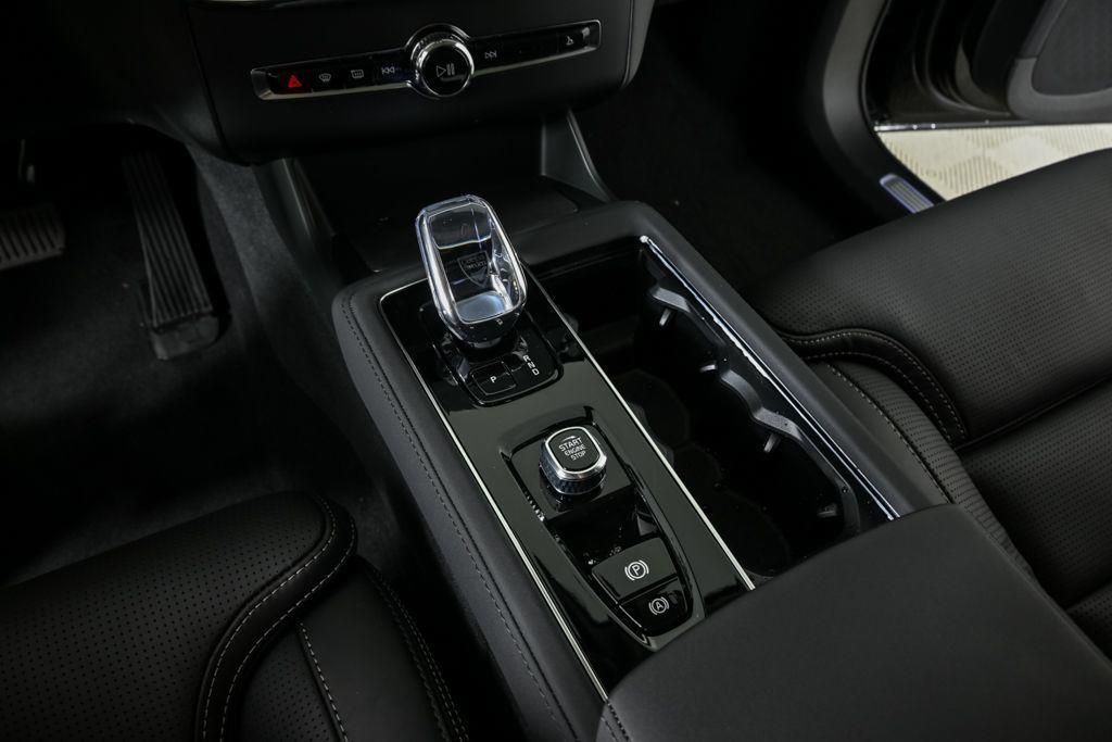 2026 Volvo XC90 Ultra - Photo 18
