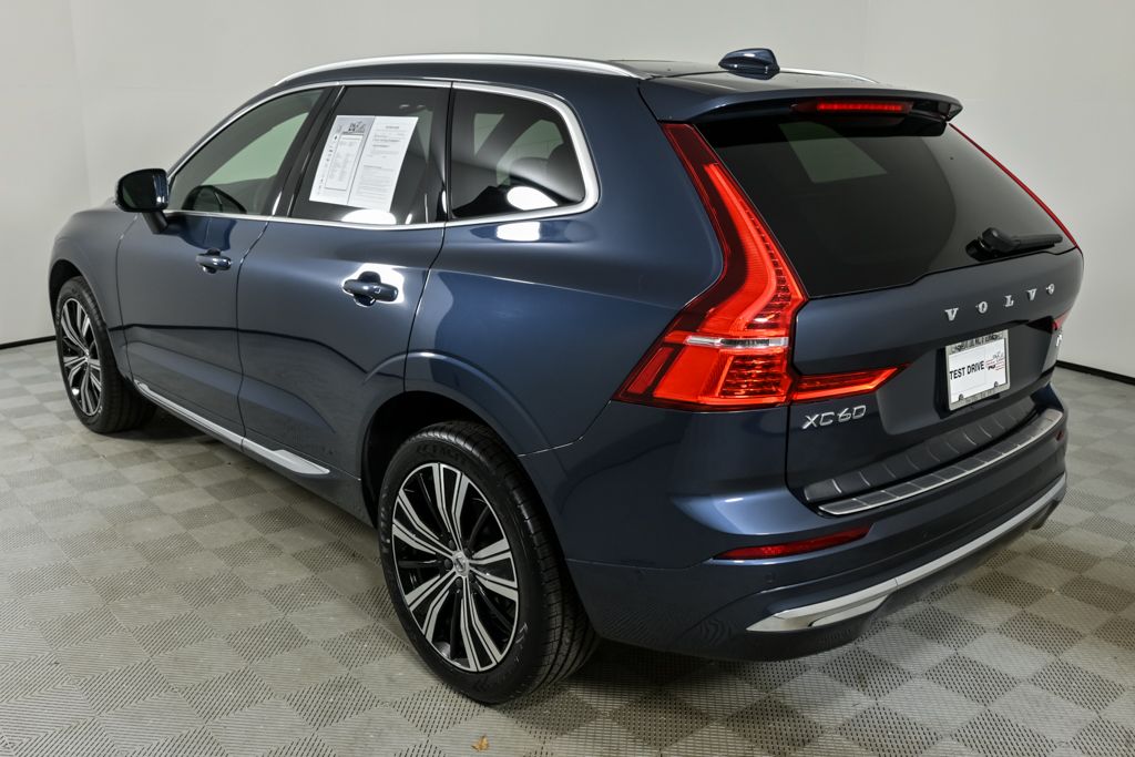 2023 Volvo XC60 B5 Plus photo 3