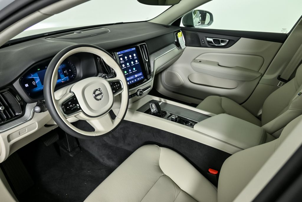 2026 Volvo V60 Cross Country B5 Plus photo 4