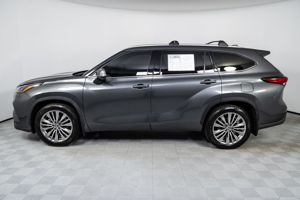 2020 Toyota Highlander Platinum photo 2