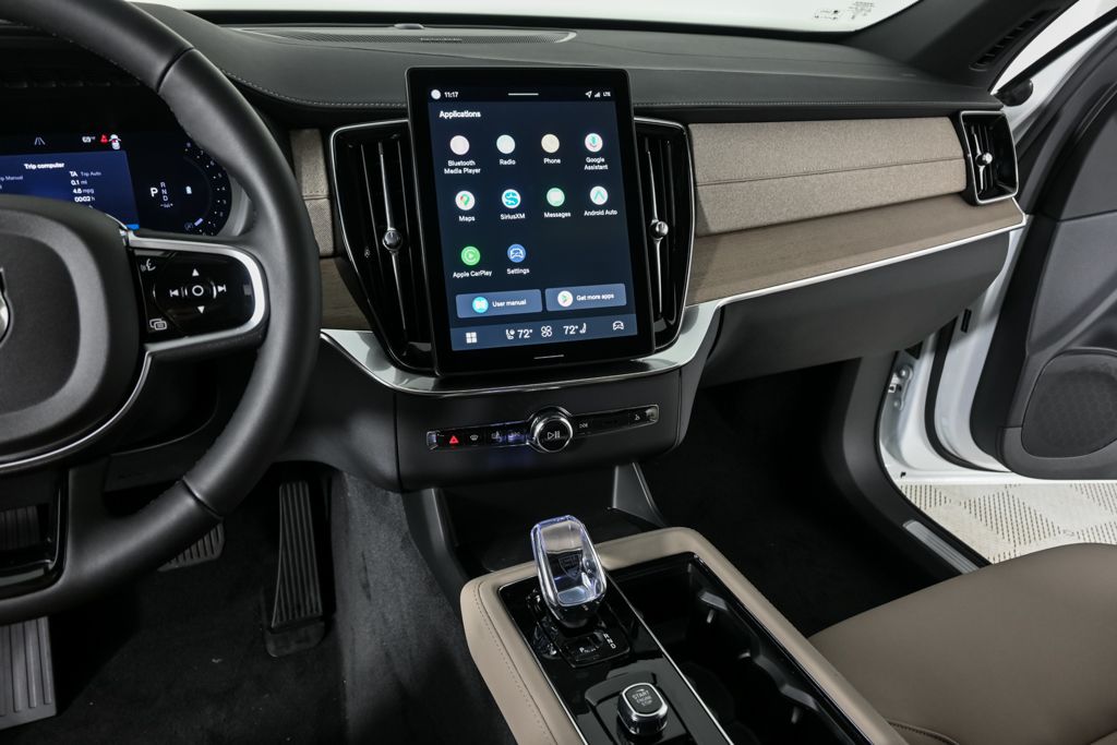 2026 Volvo XC90 Plus - Photo 13