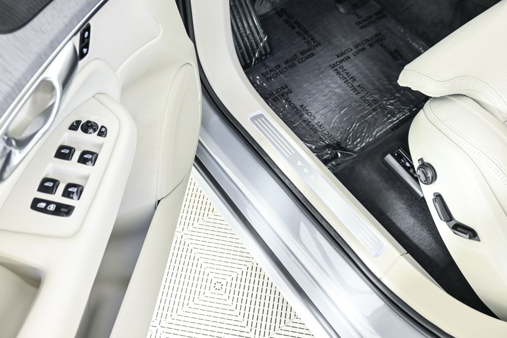 2026 Volvo XC90 Ultra - Photo 10