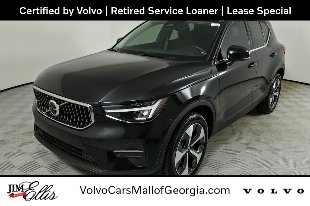 2025 Volvo XC40 Core