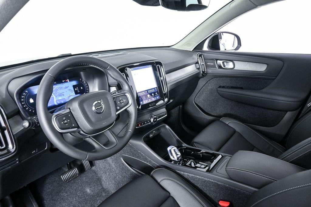 New 2026 Volvo XC40 B5 Plus SUV