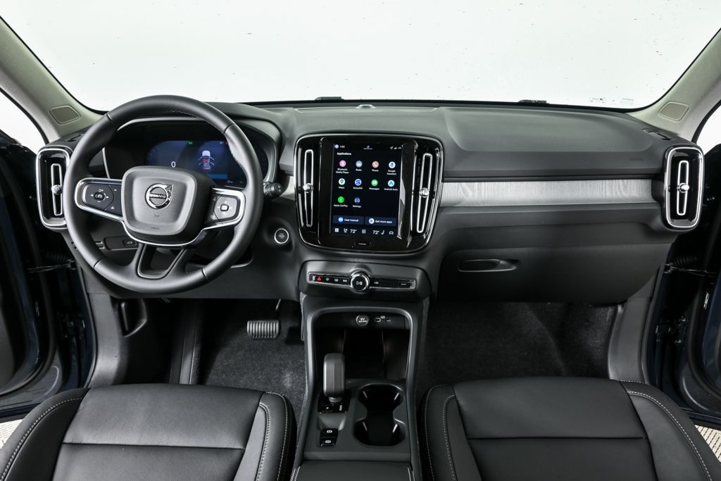 2026 Volvo XC40 Core - Photo 19
