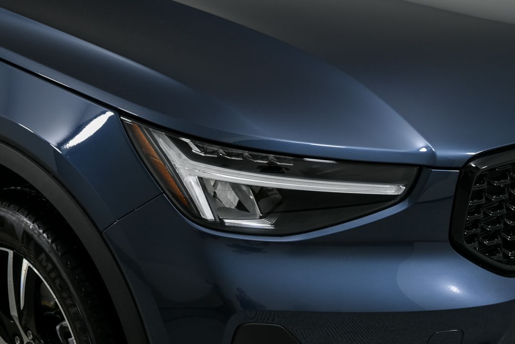 2026 Volvo XC40 Core - Photo 37