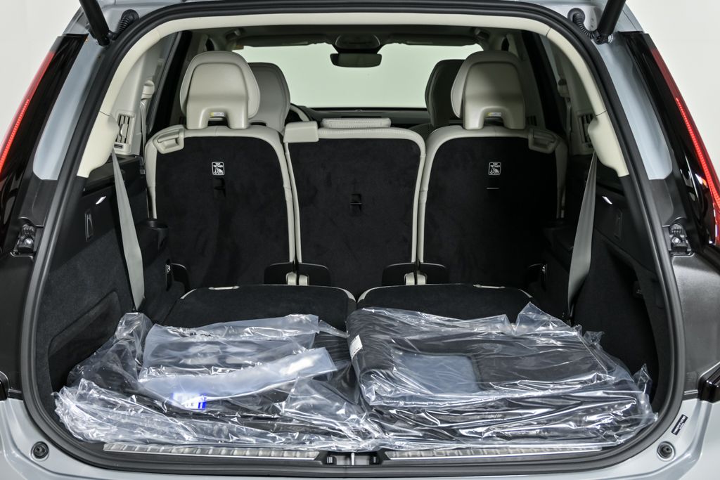 2026 Volvo XC90 Ultra - Photo 32