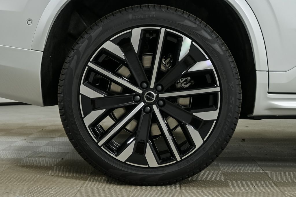 2026 Volvo XC90 Plus - Photo 40