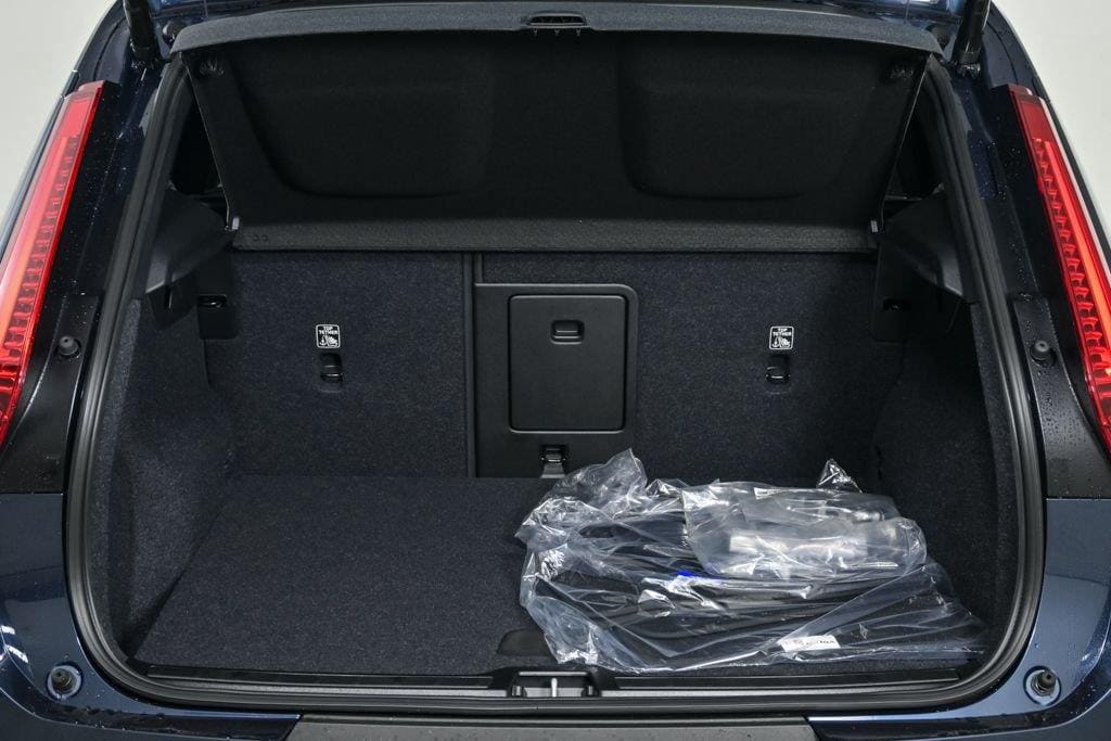 2026 Volvo XC40 Core - Photo 30