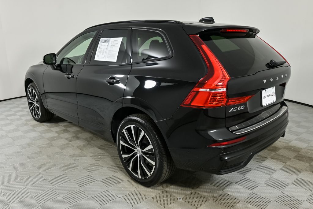 2023 Volvo XC60 B5 Plus photo 3
