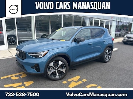 Used 2025 Volvo XC40 B5 Plus Dark Theme SUV for Sale in Manasquan, NJ