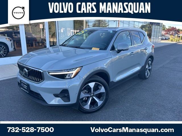 2025 Volvo XC40 B5 Plus Bright AWD's photo