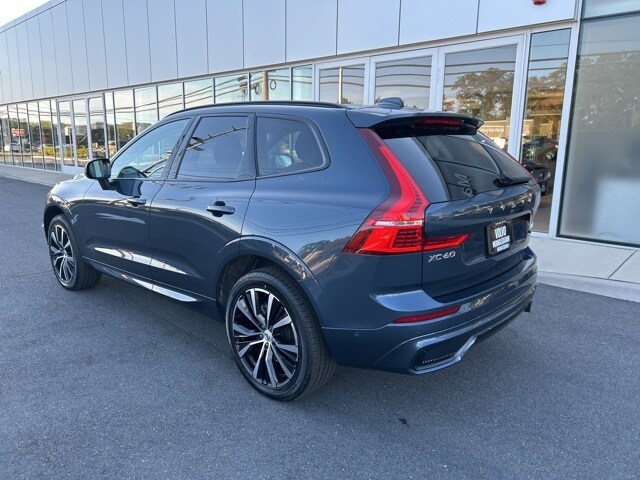 2025 Volvo XC60 B5 Plus photo 3