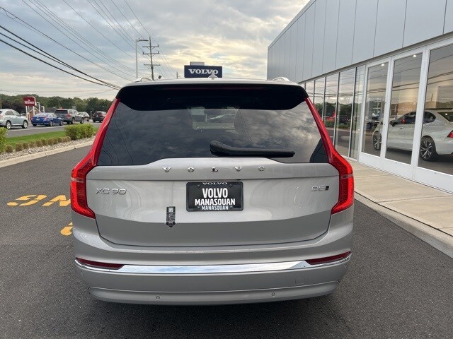 2025 Volvo XC90 B5 Core photo 4