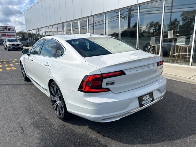 2022 Volvo S90 Inscription photo 3