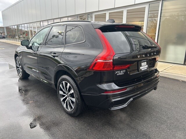 2025 Volvo XC60 B5 Core photo 2