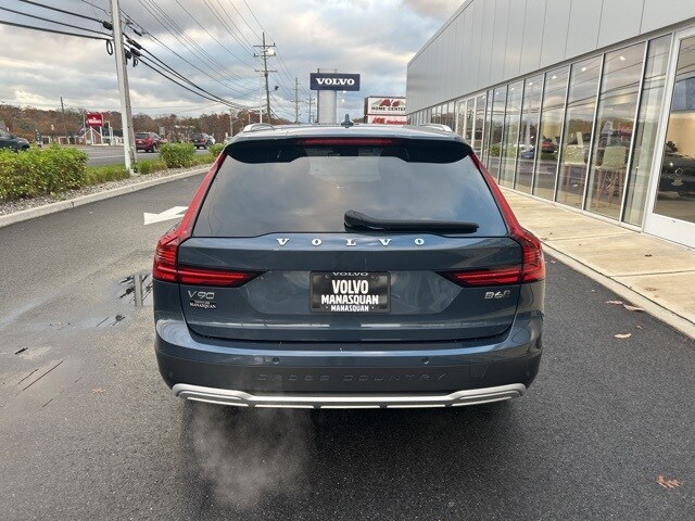 2024 Volvo V90 Cross Country B6 photo 4