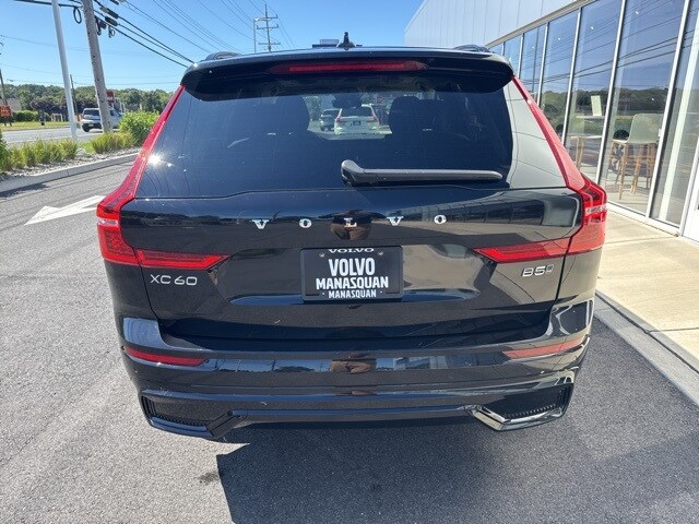 2025 Volvo XC60 B5 Plus photo 3