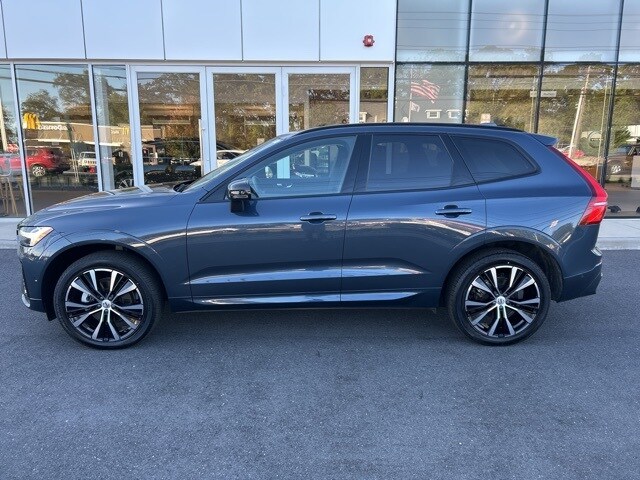 2025 Volvo XC60 B5 Plus photo 2